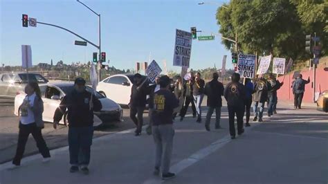CSU skilled workers take to picket lines to protest low pay